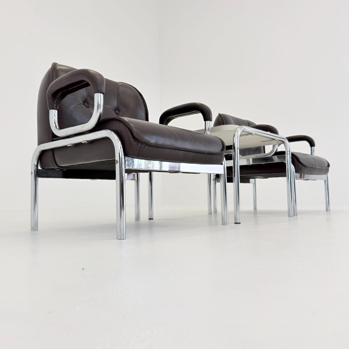 1 of 3 Mid century original vintage Girsberger Eurochair design lounge armchair , Switzerland 1980s.