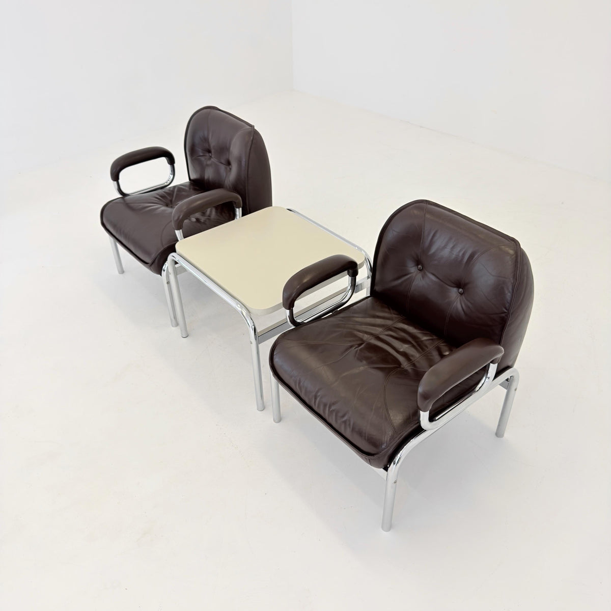 1 of 3 Mid century original vintage Girsberger Eurochair design lounge armchair , Switzerland 1980s.