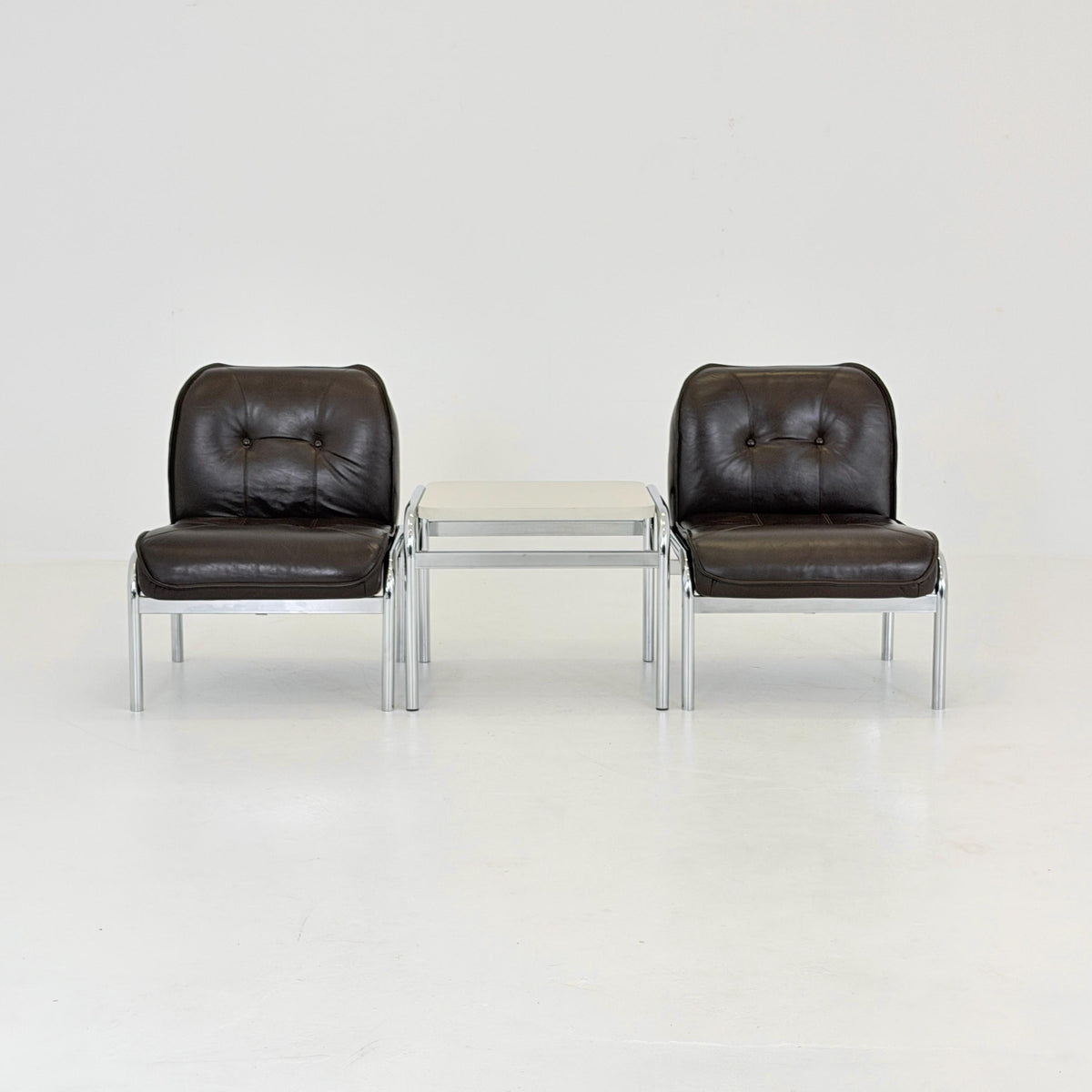 Set of 2 Girsberger Eurochair Lounge Chairs & Side Table, Swiss Made 1980s
