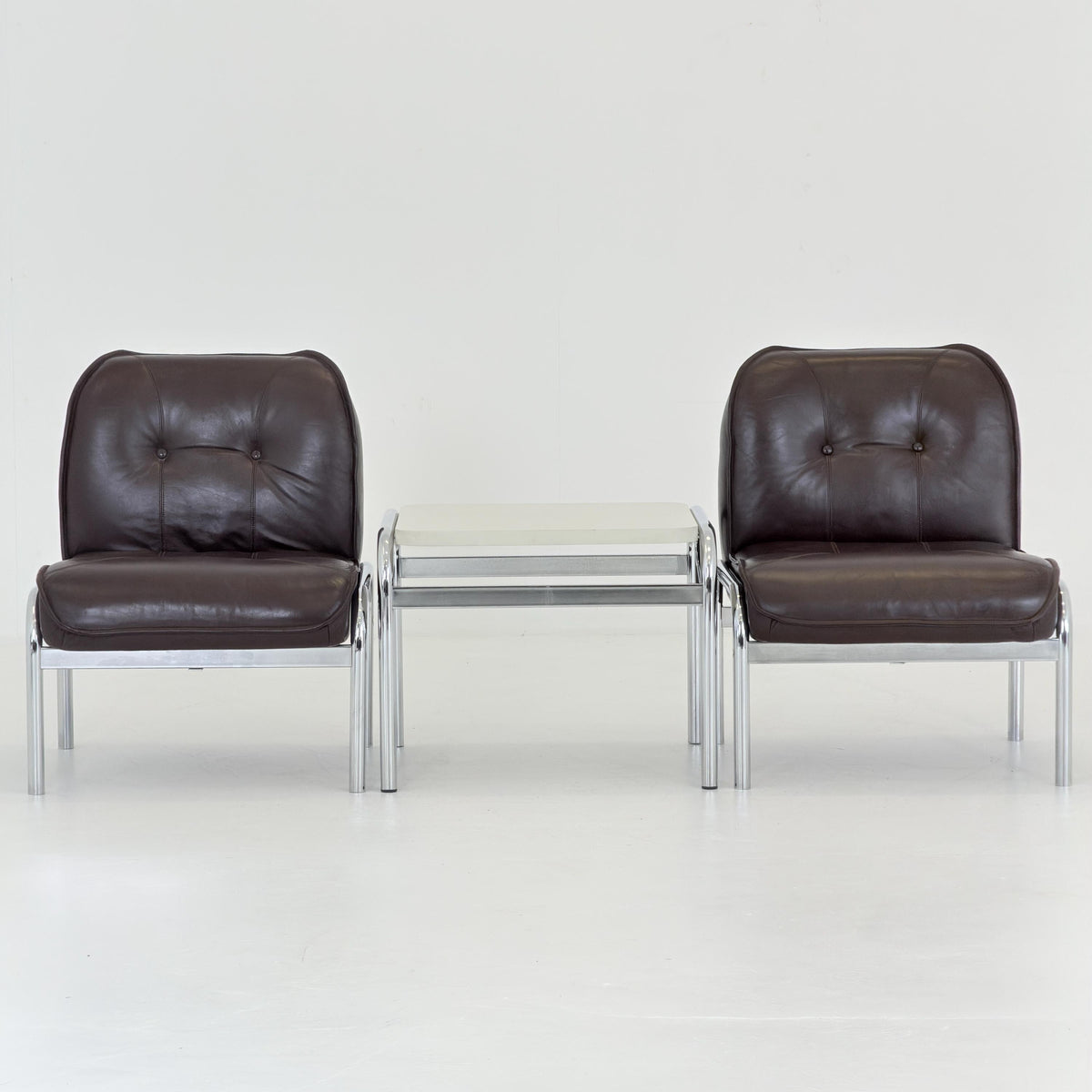 Set of 2 Girsberger Eurochair Lounge Chairs & Side Table, Swiss Made 1980s