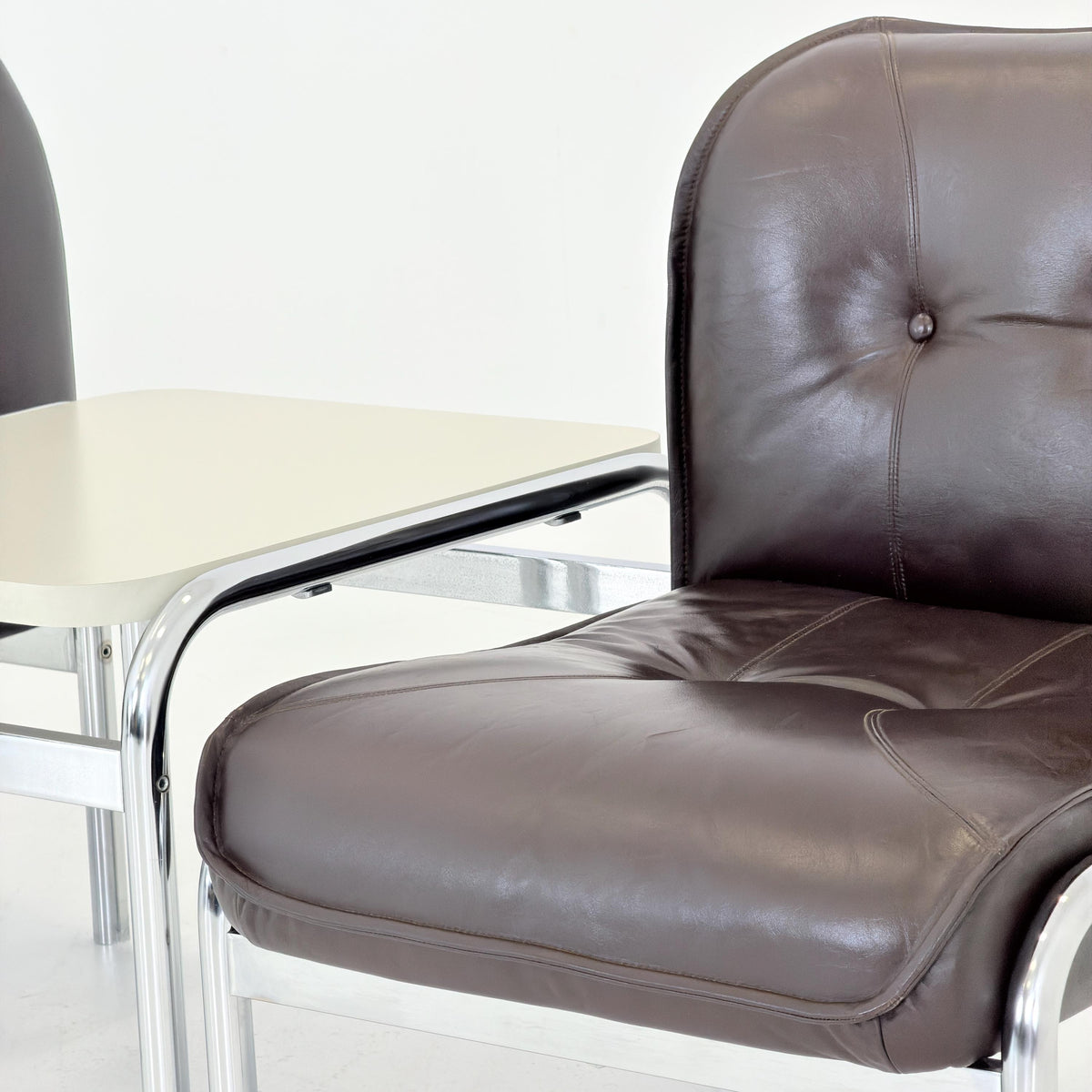 Set of 2 Girsberger Eurochair Lounge Chairs & Side Table, Swiss Made 1980s