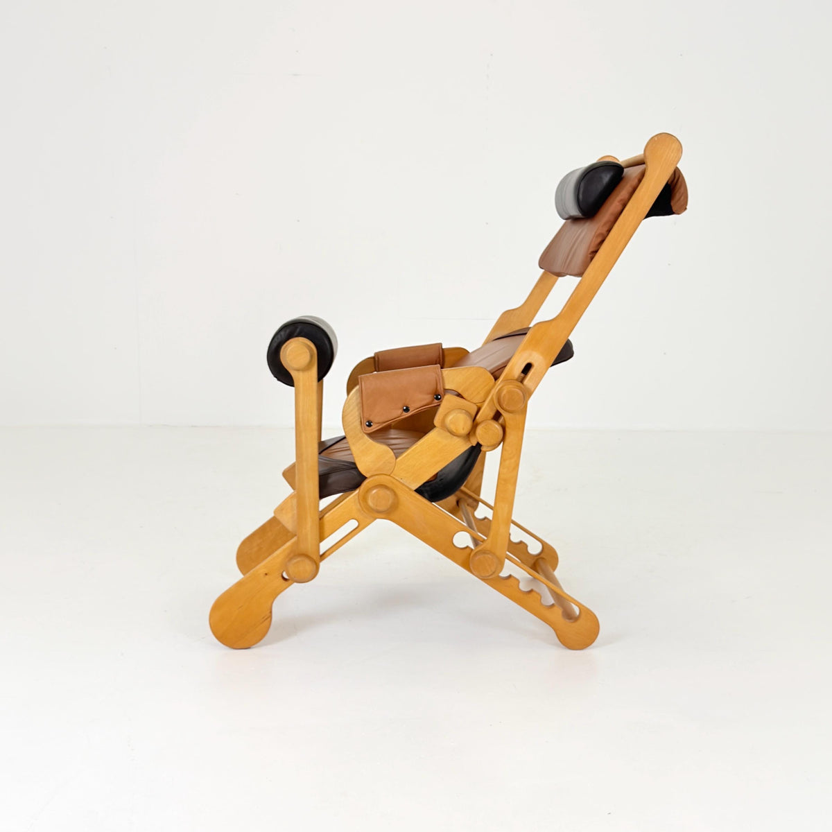Rare Mid century Adjustable Reclining Lounge Chair – Leather & Beech Wood – IENA Award Label 1970s German
