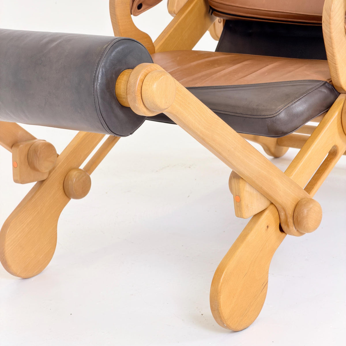 Rare Mid century Adjustable Reclining Lounge Chair – Leather & Beech Wood – IENA Award Label 1970s German