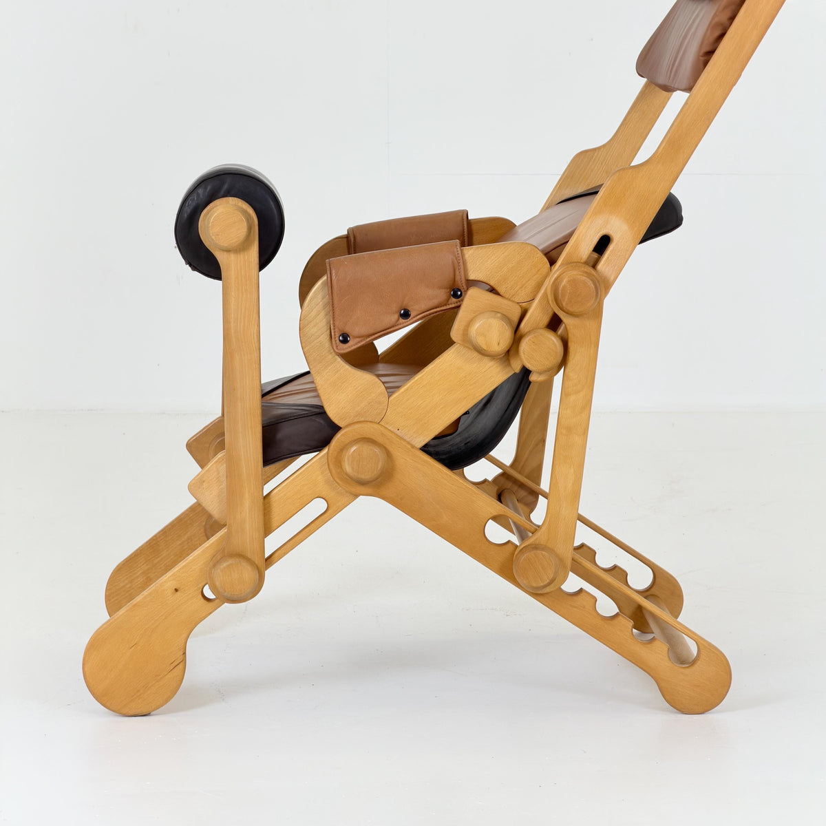 Rare Mid century Adjustable Reclining Lounge Chair – Leather & Beech Wood – IENA Award Label 1970s German