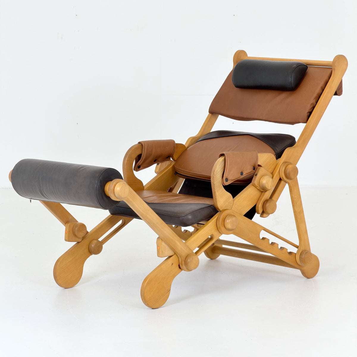 Rare Mid century Adjustable Reclining Lounge Chair – Leather & Beech Wood – IENA Award Label 1970s German