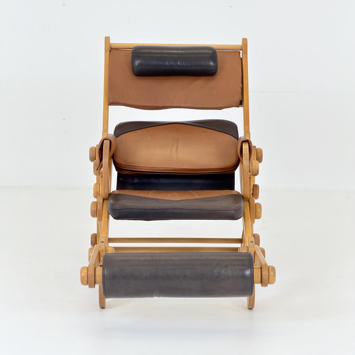Rare Mid century Adjustable Reclining Lounge Chair – Leather & Beech Wood – IENA Award Label 1970s German