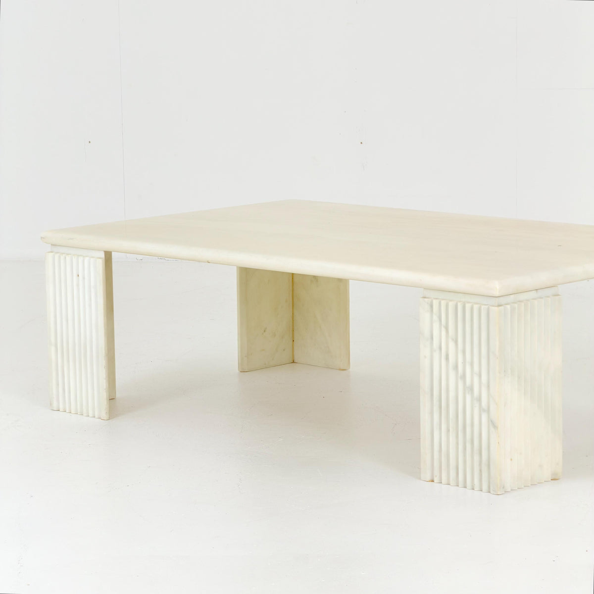 Mid century Modern White Marble Coffee Table Attributed to Carlo Scarpa, 1970s Italy, Sculptural Design