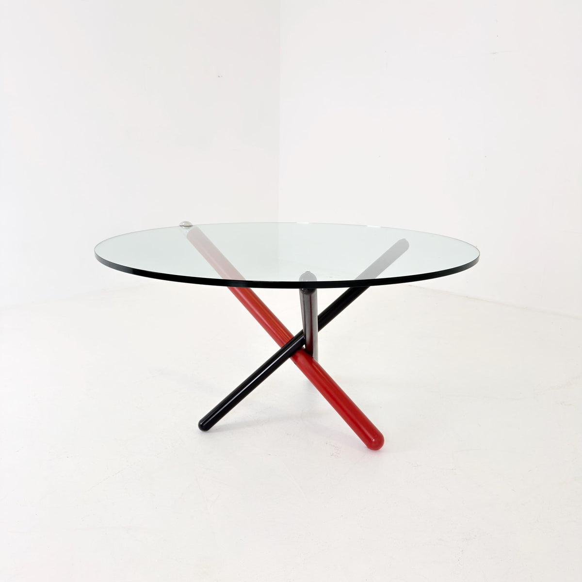 Rare Italian Postmodern Round Dining Table,Red & Black Sculptural Base, 1970s Italy,
