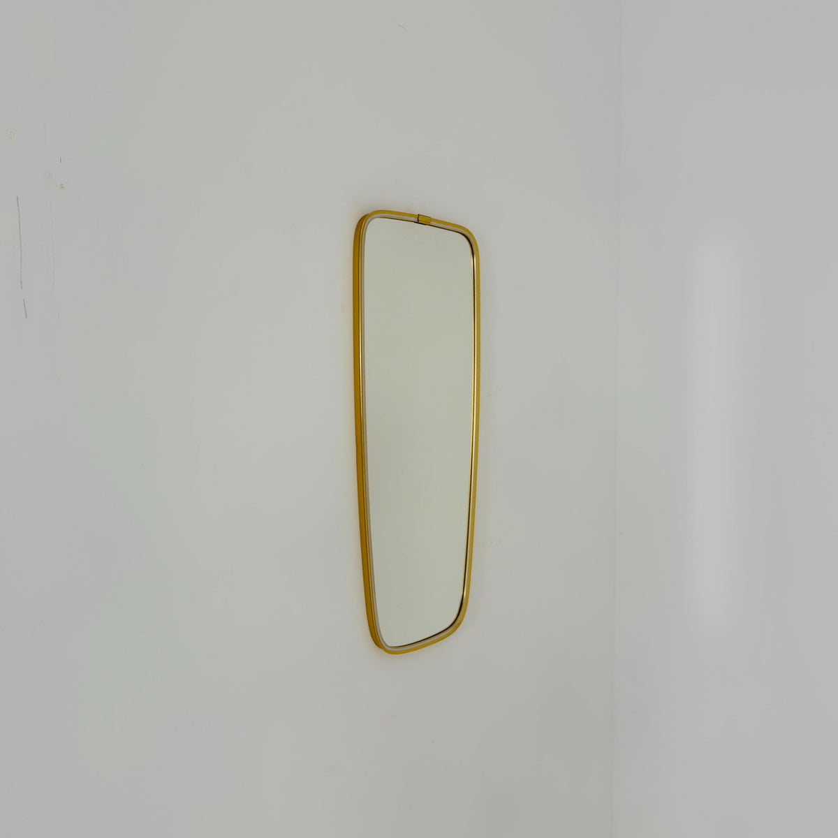 Rare Mid-Century Modern brass kidney Wall Mirror – by Arax zierspiegep western Germany, 1960s