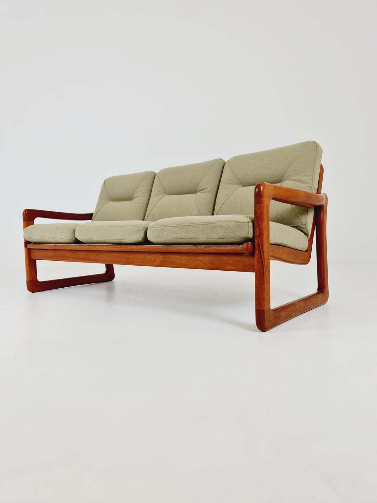 Mid century teak 3 -Seater Sofa by Holstebro Möbelfabrik , 1970s