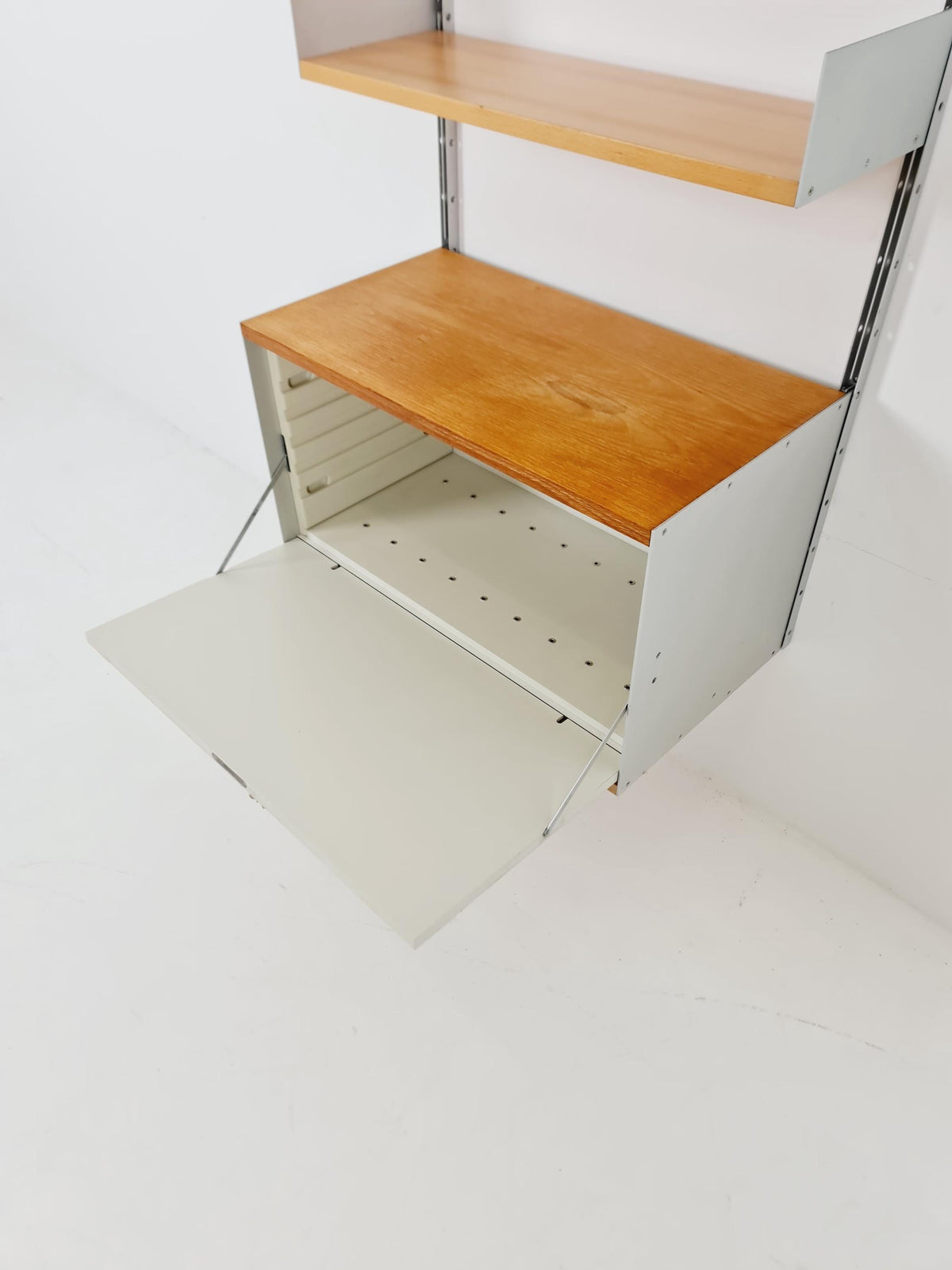 Rare Vintage shelving Unit "606", Dieter Rams for Vitsœ, 1950s
