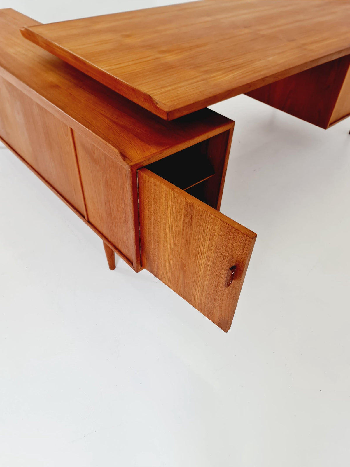Mid-Century Modern Arne Vodder Model 209 Teak Executive Desk for Sibast
