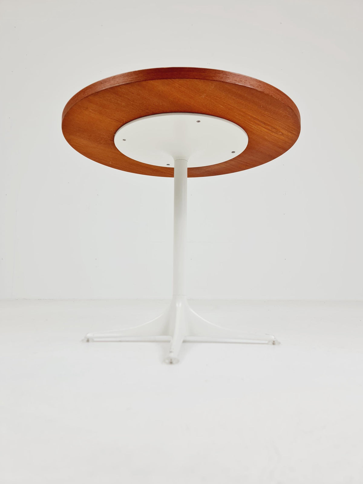 Midcentury side table BY George Nelson for Herman Miller Modell 5452 1970s