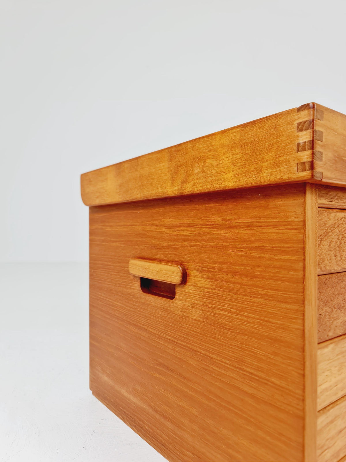 Mid century Storage chest /trunk By Kai Kristiansen for Aksel Kjersgaard NR30 1960s