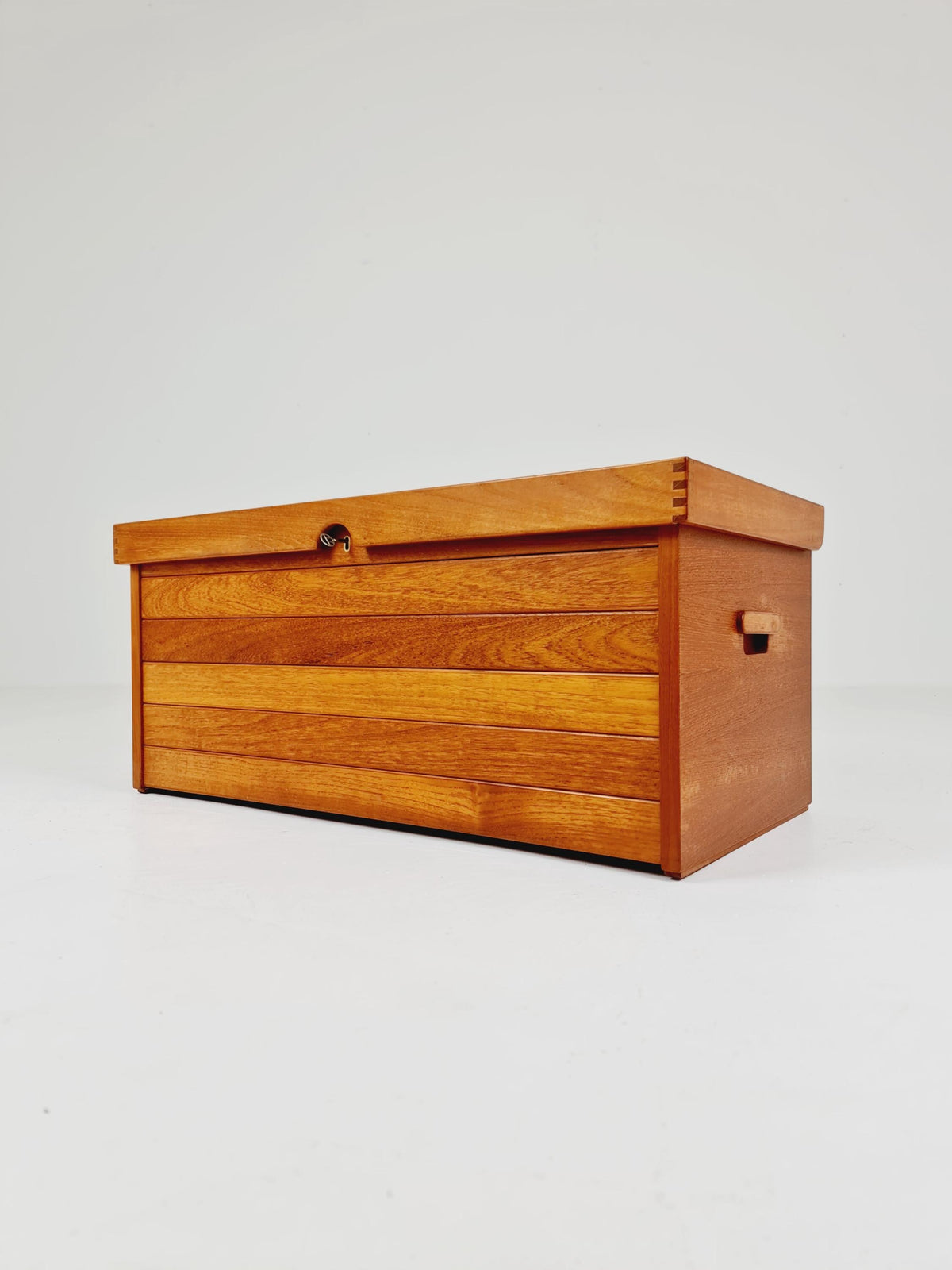 Mid century Storage chest /trunk By Kai Kristiansen for Aksel Kjersgaard NR30 1960s
