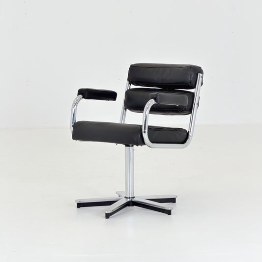 Mid-Century Bauhaus Executive Swivel Armchair | black Leather | Italy 1980s