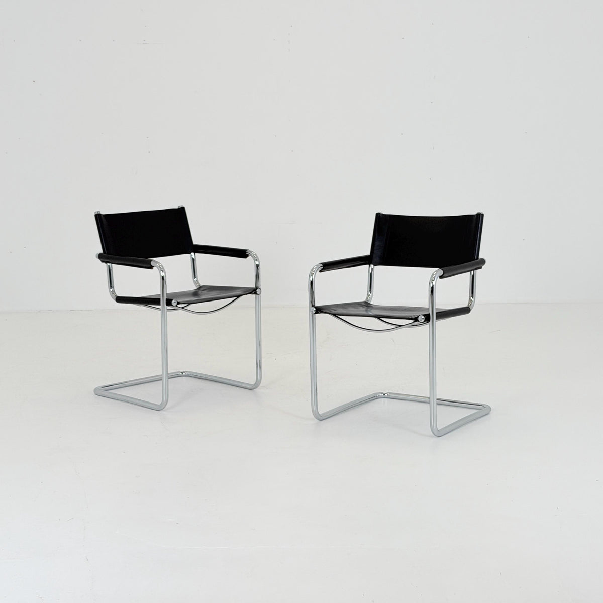 Set of 2 Mid-Century Bauhaus B34 Cantilever black Chairs by Mart Stam for Linea Fiam, Italy, 1980s