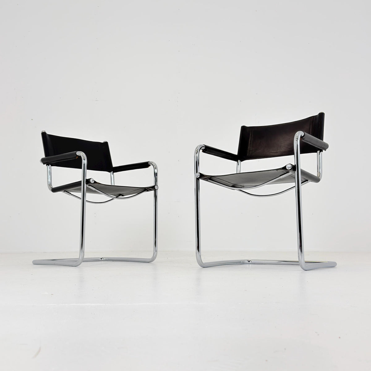 Set of 2 Mid-Century Bauhaus B34 Cantilever black Chairs by Mart Stam for Linea Fiam, Italy, 1980s
