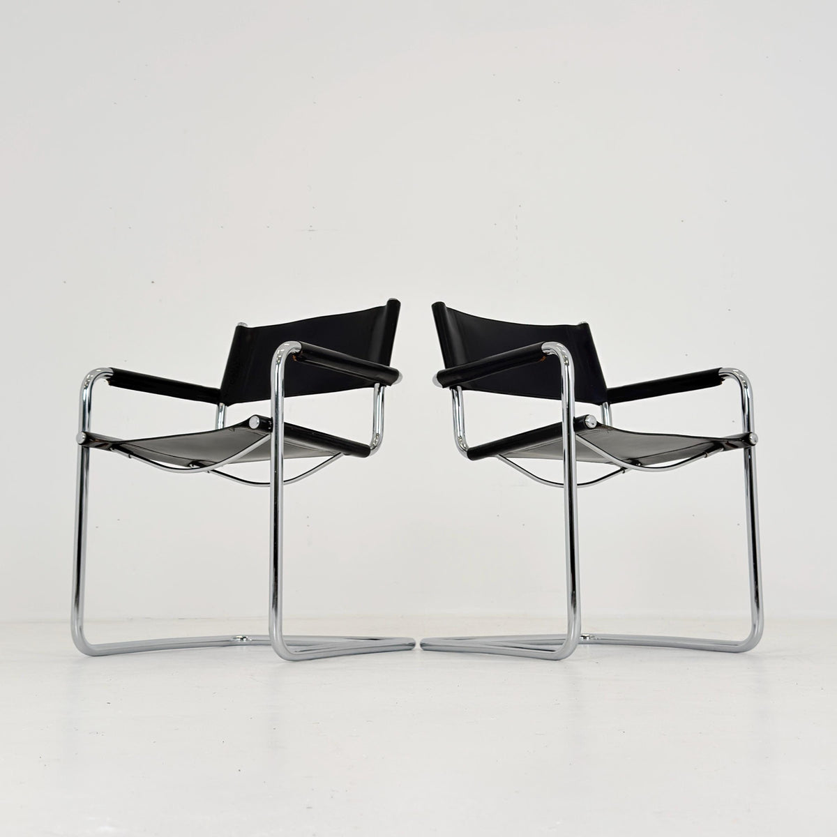 Set of 2 Mid-Century Bauhaus B34 Cantilever black Chairs by Mart Stam for Linea Fiam, Italy, 1980s