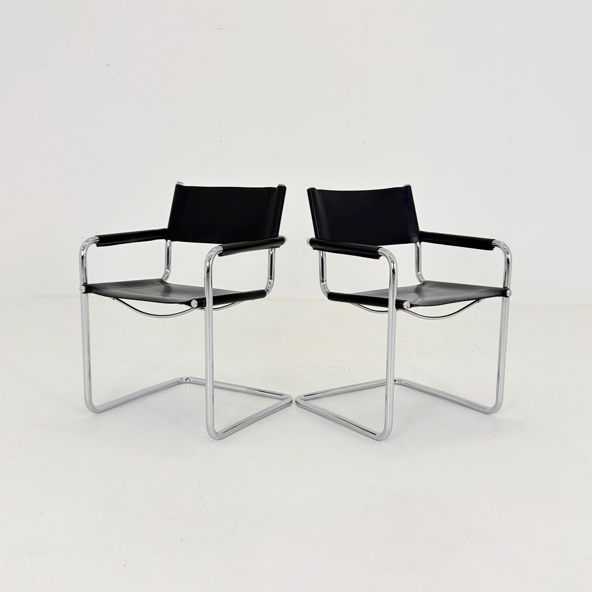 Set of 2 Mid-Century Bauhaus B34 Cantilever black Chairs by Mart Stam for Linea Fiam, Italy, 1980s