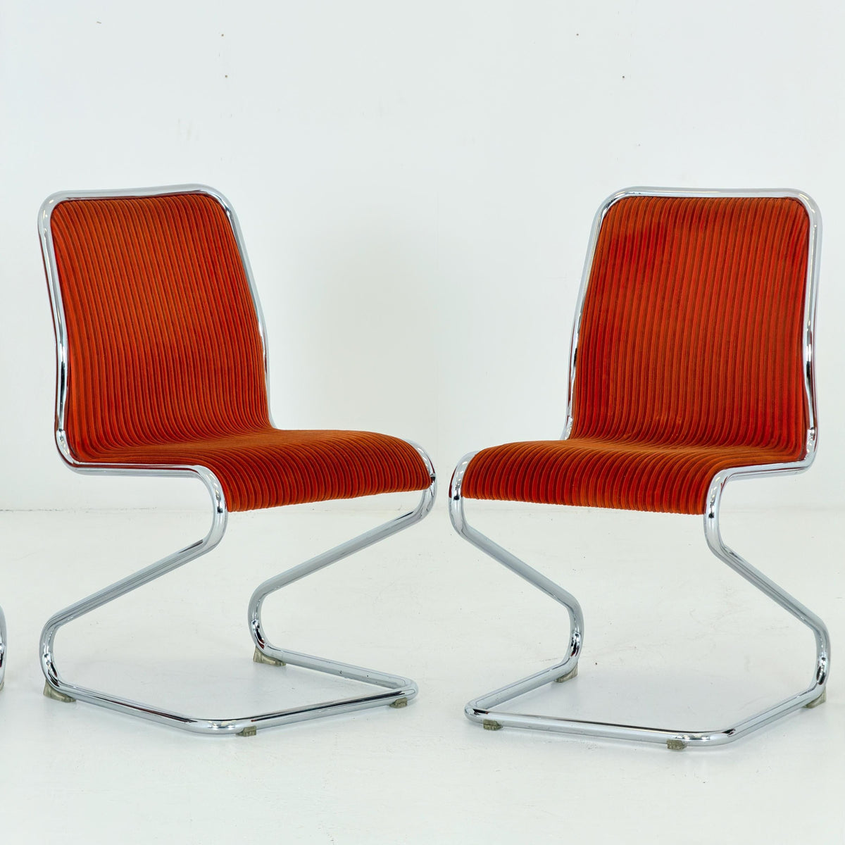 Set of 6 Mid Century Cantilever Dining Z-Chairs 1980s Italy
