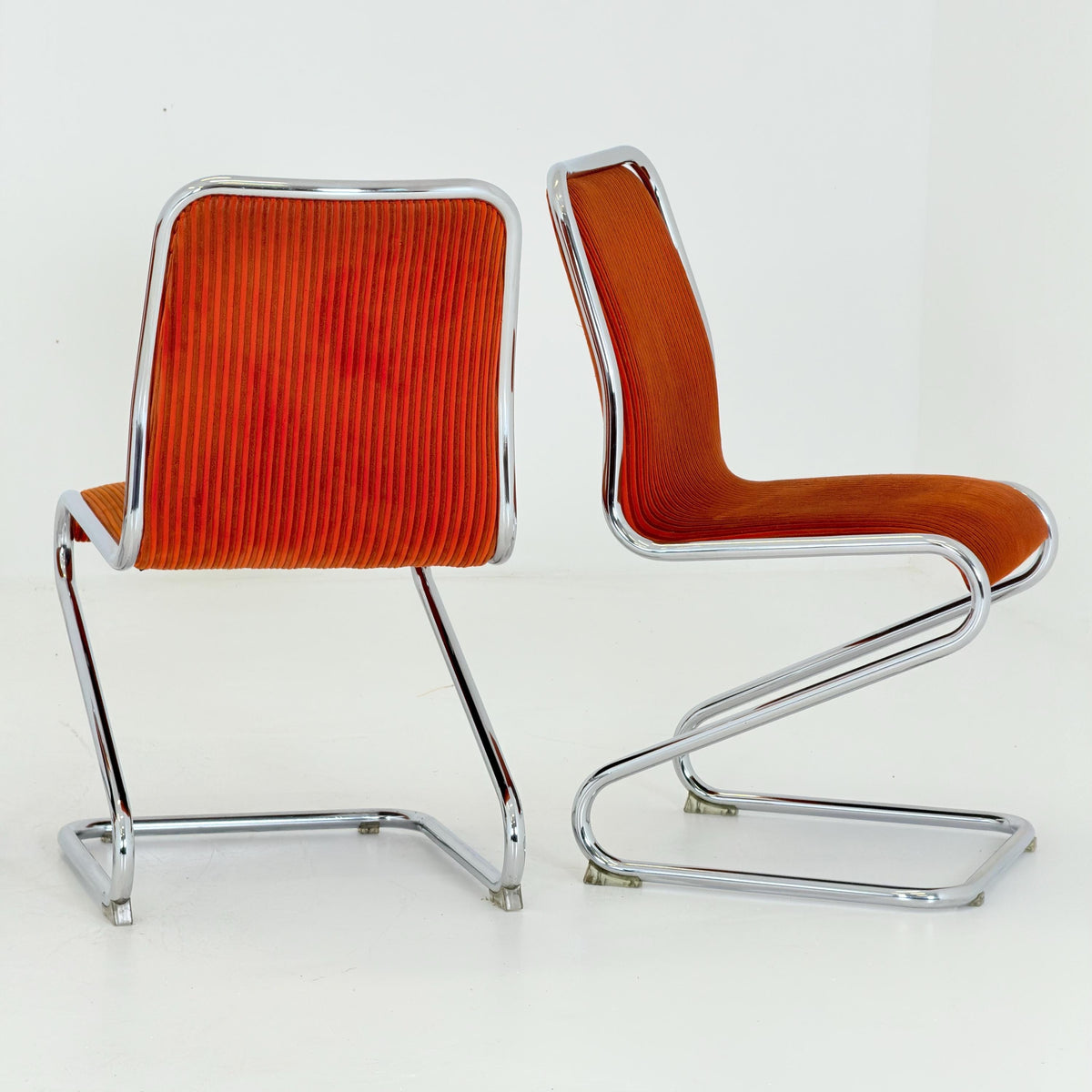 Set of 6 Mid Century Cantilever Dining Z-Chairs 1980s Italy