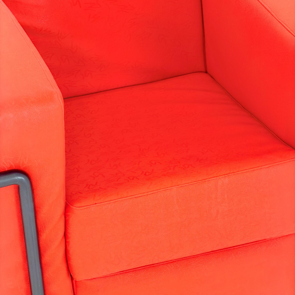 Mid century Cassina LC2 Armchair by Le Corbusier, Perriand & Jeanneret, Red Patterned Leather, Italy , LC2 011404 /1970s