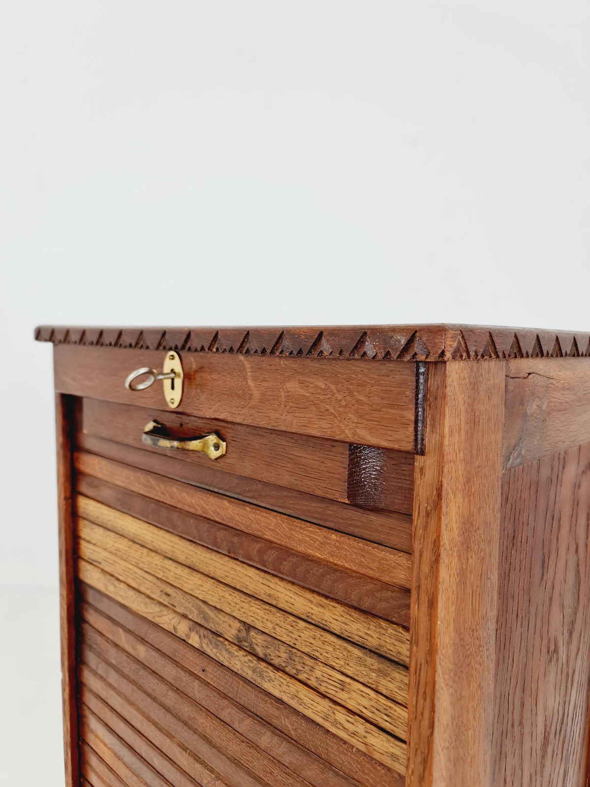 Bauhaus German roll document cabinet in walnut Wood , 1930s
