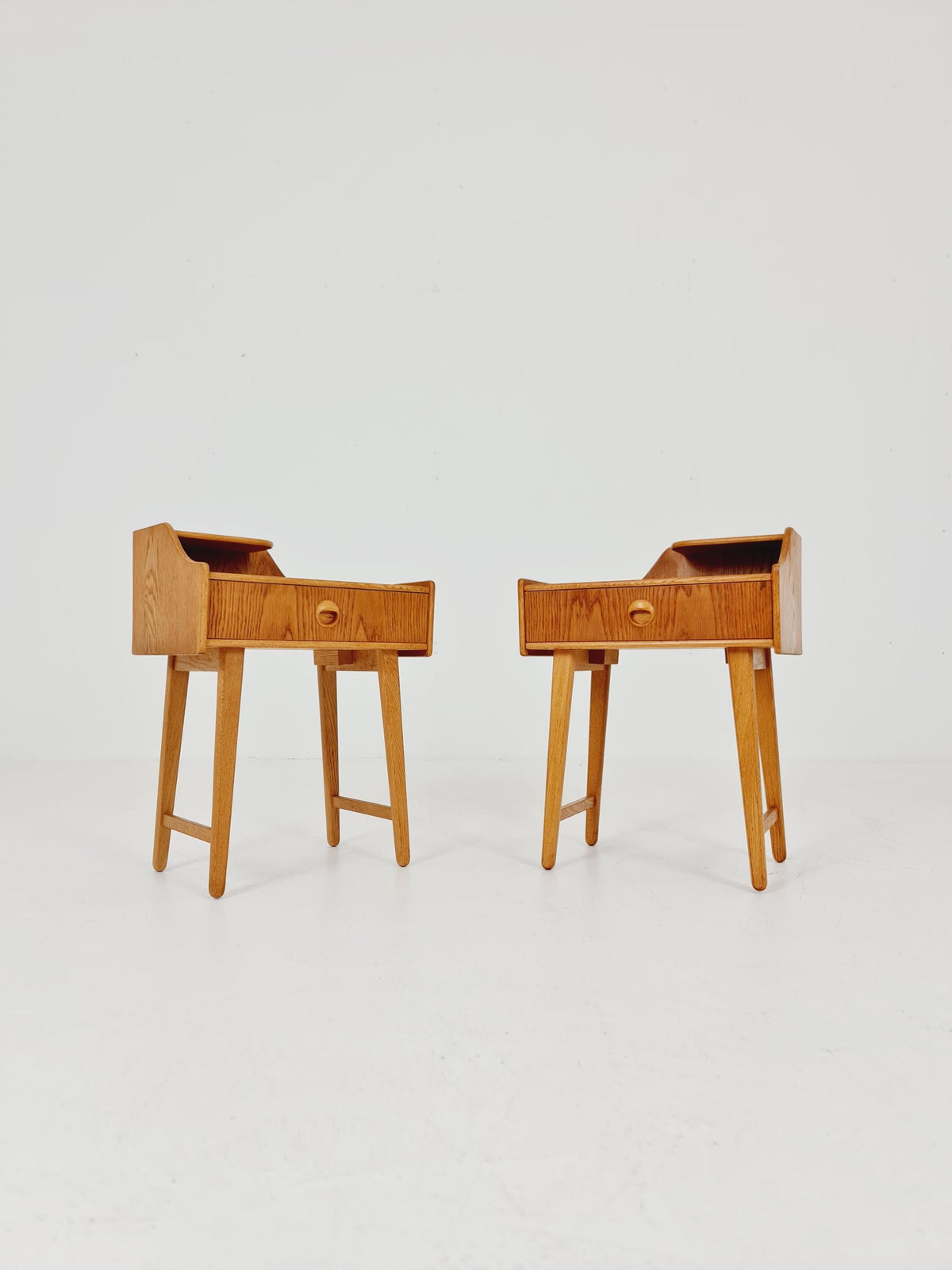 Pair of Swedish Midcentury Oak Vintage Side table/ Bedside table/ Night stand by Talgo 1960s