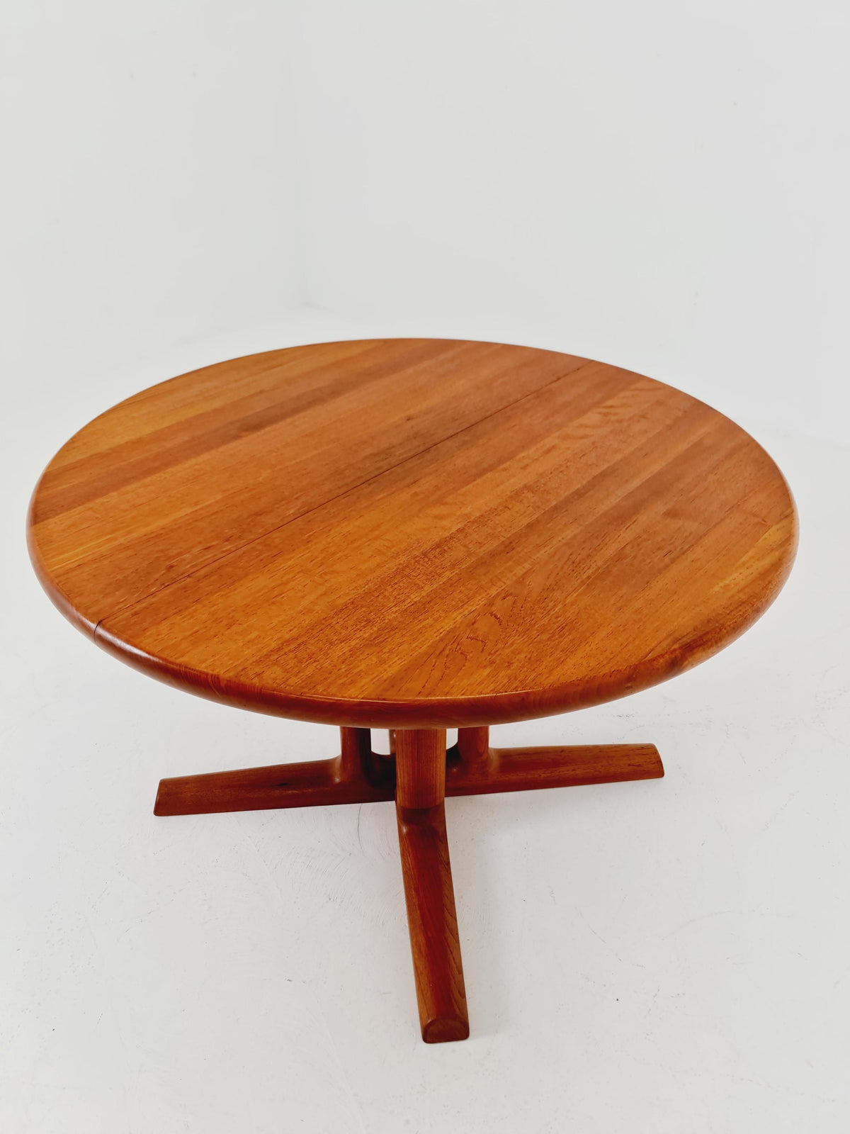 Mid century extendable Danish Modern Solid Teak XL dining table by Dyrlund MöbelFabrik , 1970s