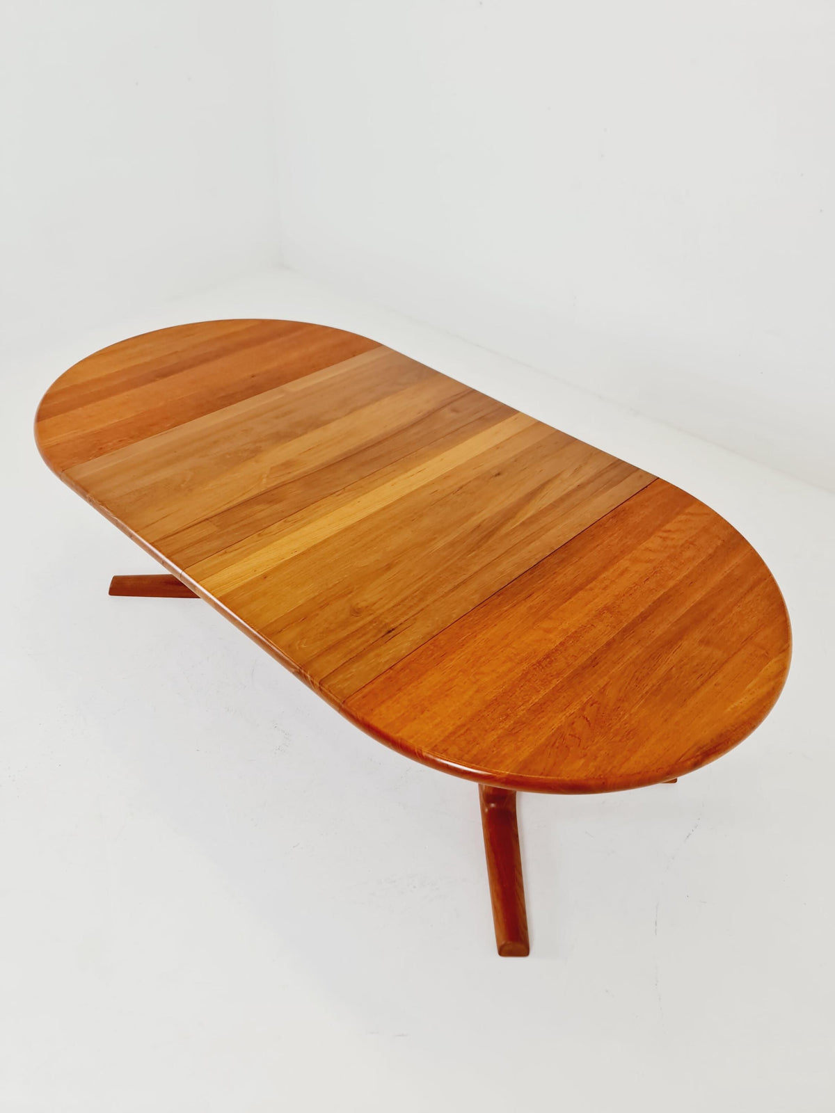 Mid century extendable Danish Modern Solid Teak XL dining table by Dyrlund MöbelFabrik , 1970s