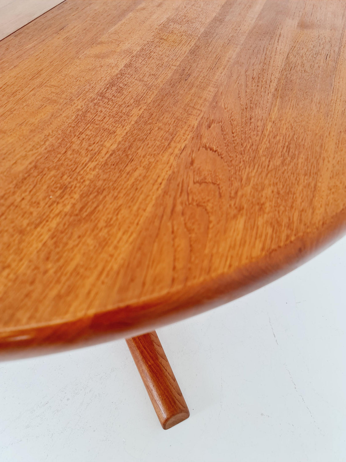 Mid century extendable Danish Modern Solid Teak XL dining table by Dyrlund MöbelFabrik , 1970s