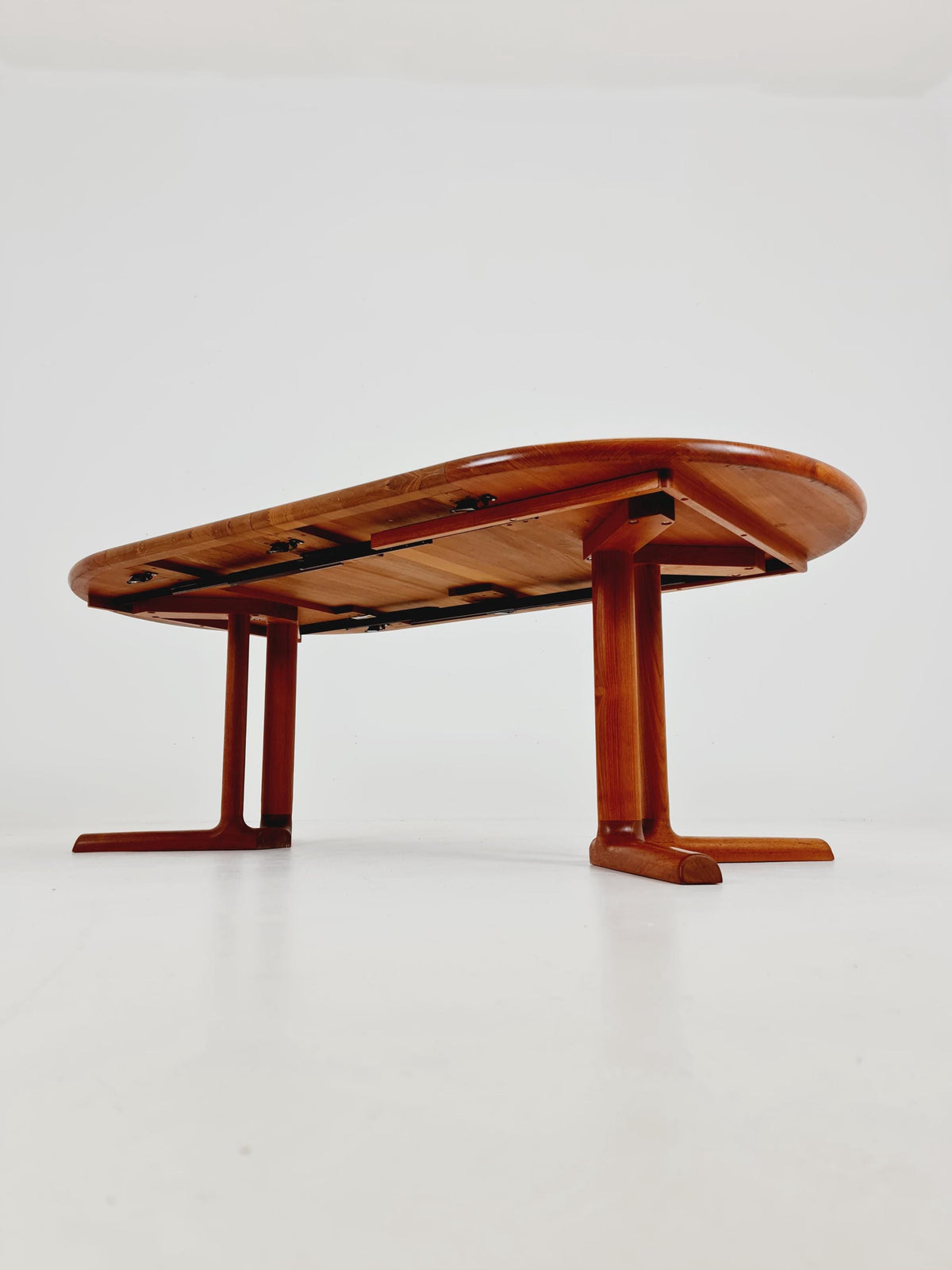 Mid century extendable Danish Modern Solid Teak XL dining table by Dyrlund MöbelFabrik , 1970s