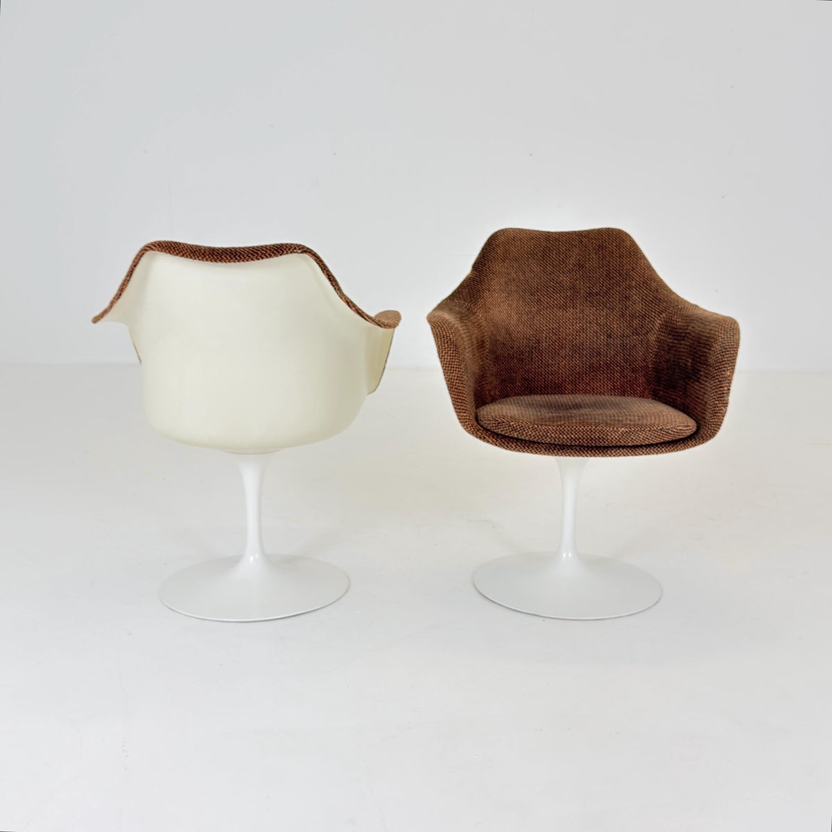 Classic Tulip dining chairs designed by Eero Saarinen for Knoll International 1970s