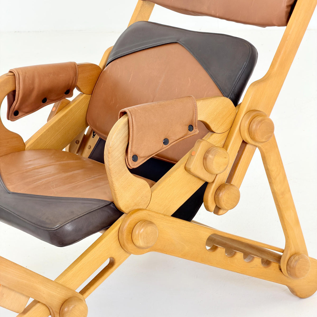 Rare Mid century Adjustable Reclining Lounge Chair – Leather & Beech Wood – IENA Award Label 1970s German