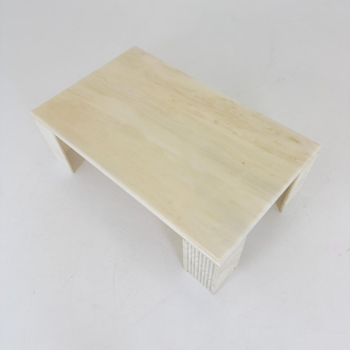 Mid century Modern White Marble Coffee Table Attributed to Carlo Scarpa, 1970s Italy, Sculptural Design
