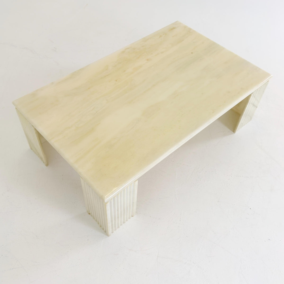 Mid century Modern White Marble Coffee Table Attributed to Carlo Scarpa, 1970s Italy, Sculptural Design