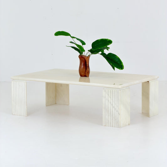 Mid century Modern White Marble Coffee Table Attributed to Carlo Scarpa, 1970s Italy, Sculptural Design