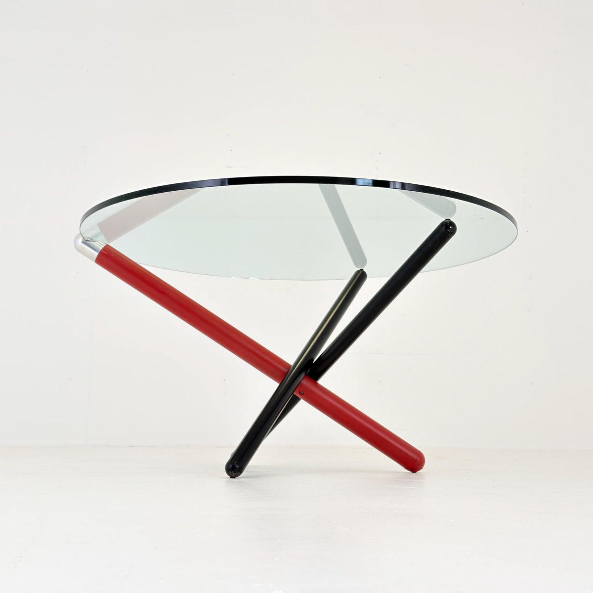 Rare Italian Postmodern Round Dining Table,Red & Black Sculptural Base, 1970s Italy,