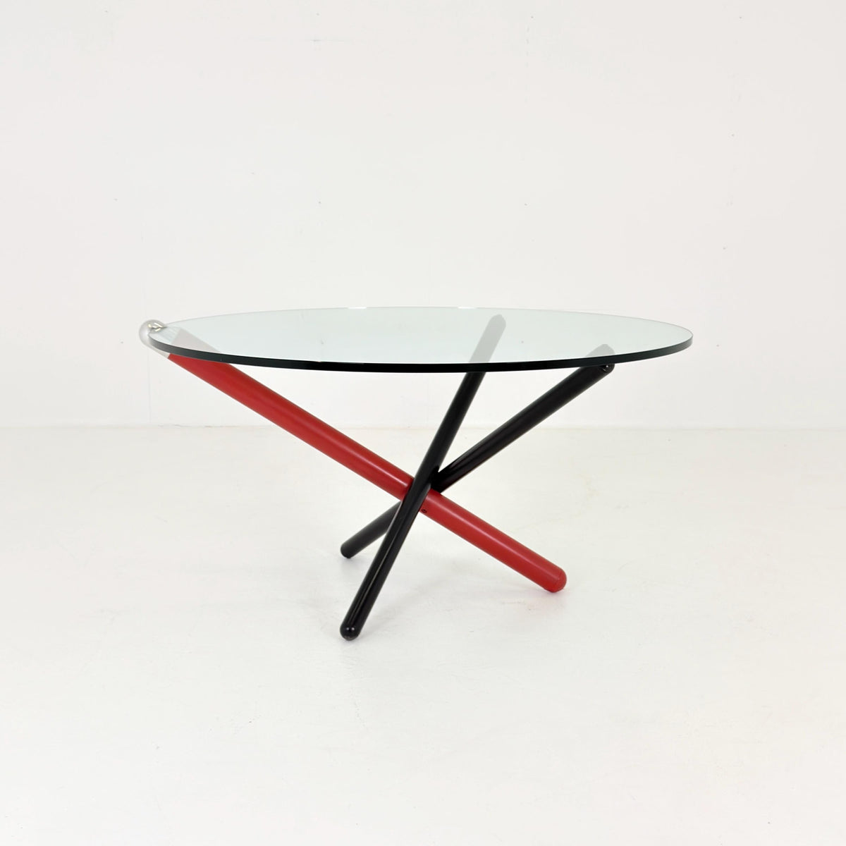 Rare Italian Postmodern Round Dining Table,Red & Black Sculptural Base, 1970s Italy,