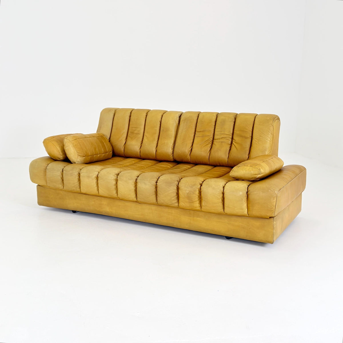 Mid century cognac leather Sofa bed Ds 85 from De Sede Switzerland 1960s