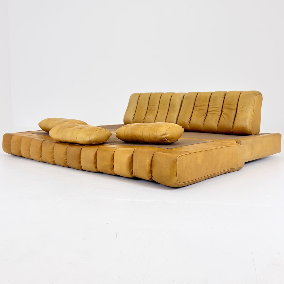 Mid century cognac leather Sofa bed Ds 85 from De Sede Switzerland 1960s