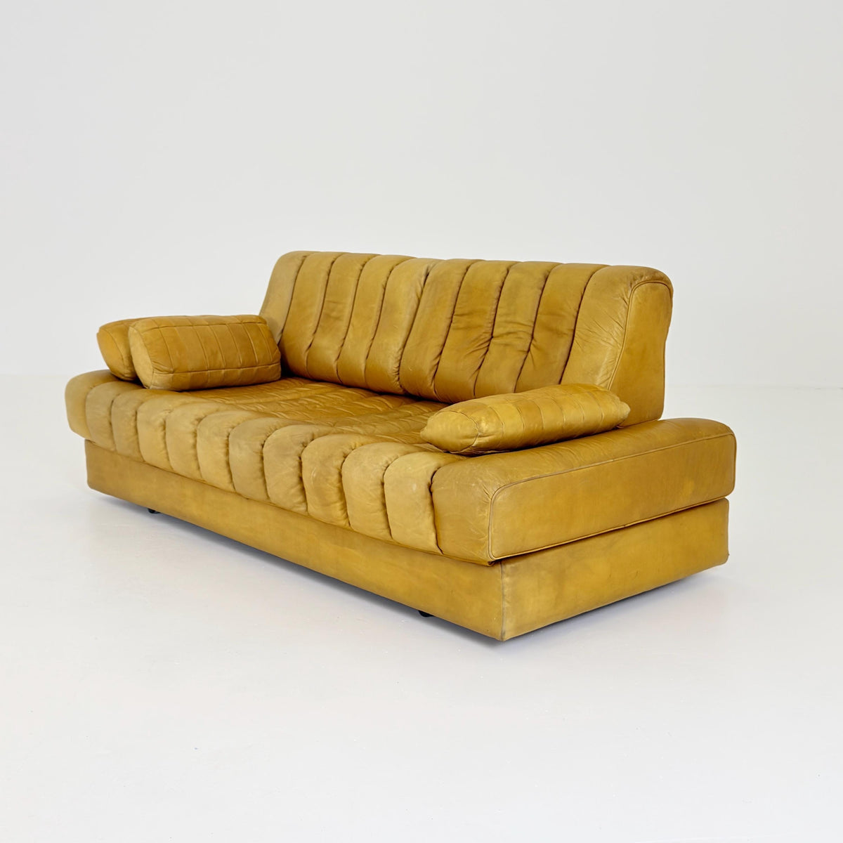 Mid century cognac leather Sofa bed Ds 85 from De Sede Switzerland 1960s