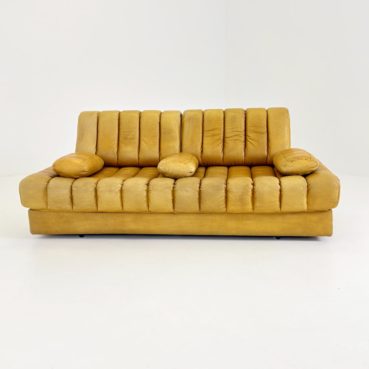 Mid century cognac leather Sofa bed Ds 85 from De Sede Switzerland 1960s
