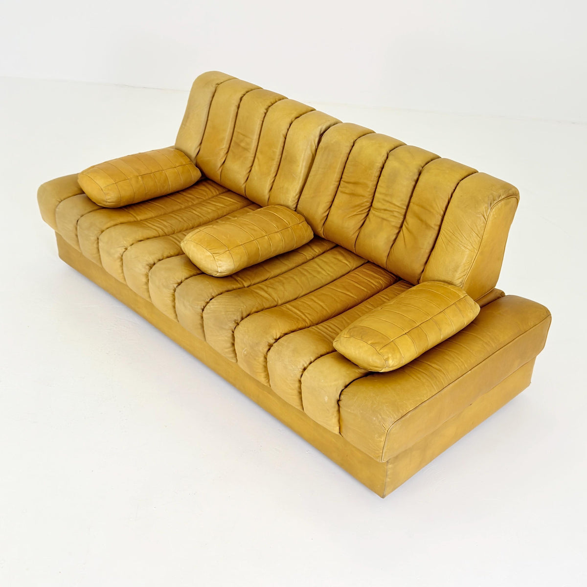 Mid century cognac leather Sofa bed Ds 85 from De Sede Switzerland 1960s