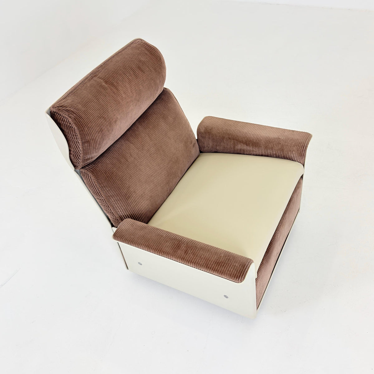 Rare Mid century Dieter Rams 620 Lounge Chair RZ62 – Brown Corduroy, White Shell & Swivel Base, Germany, 1970s
