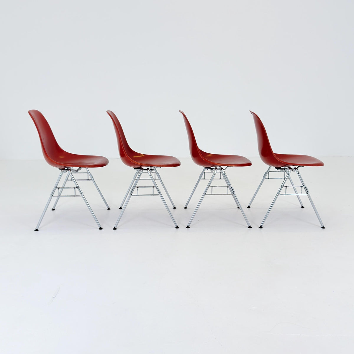 Set of 4 Original Herman Miller Eames DSS Fiberglass Chairs, Coral Orange, 1970s