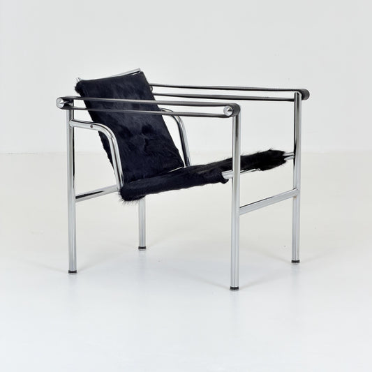 Mid century Bauhaus LC1 Style Sling Armchair, Black Pony Hair Hide & Chrome Frame, Italian Mid-Century Modern Lounge Chair, 1980 Italy