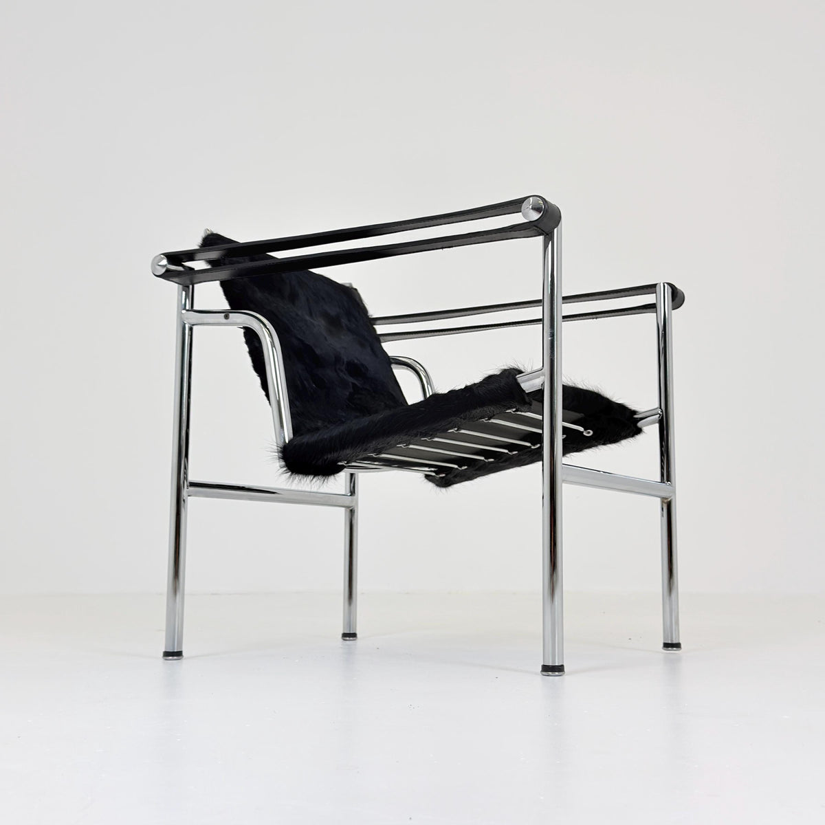 Mid century Bauhaus LC1 Style Sling Armchair, Black Pony Hair Hide & Chrome Frame, Italian Mid-Century Modern Lounge Chair, 1980 Italy