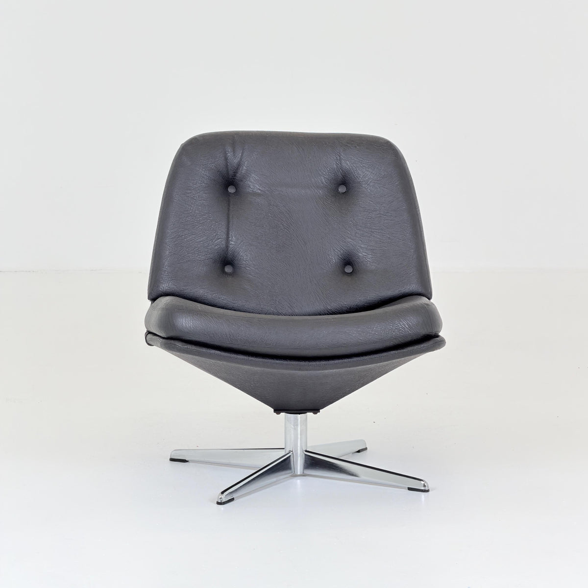 Mid century Swivel chair model Mila,designed by Gillis Lundgren for Ikea in the 1960s